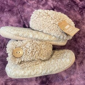 Cozy Gift Slippers NWT